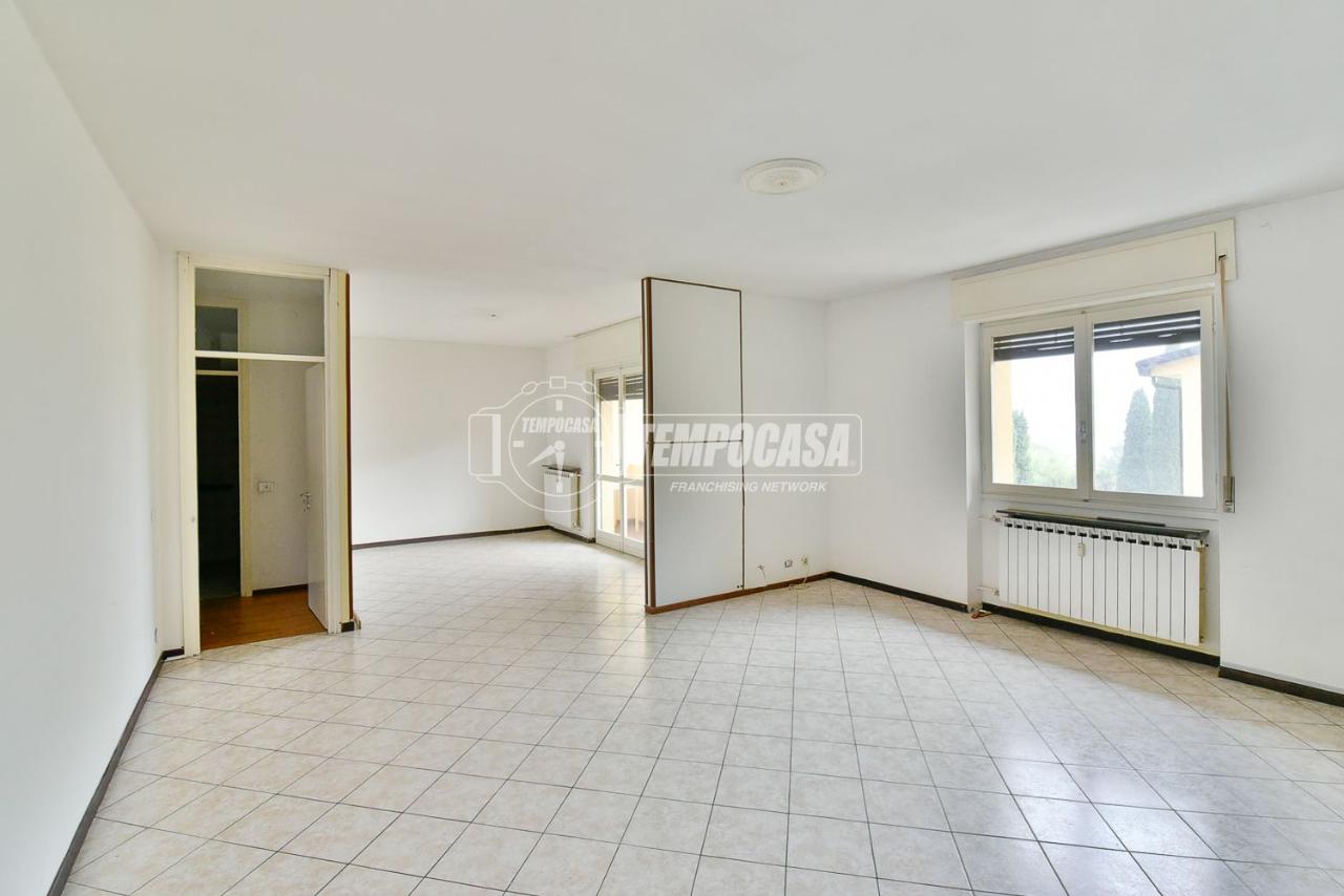 appartamento in vendita a Capiago Intimiano