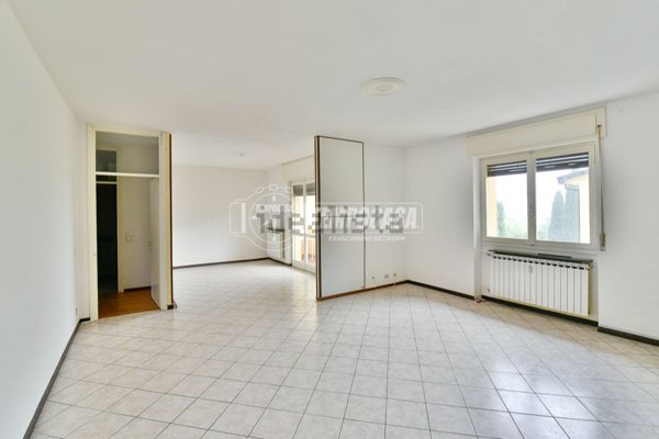 appartamento in vendita a Capiago Intimiano