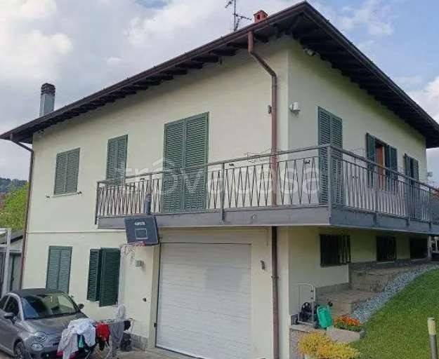 villa in vendita a Capiago Intimiano