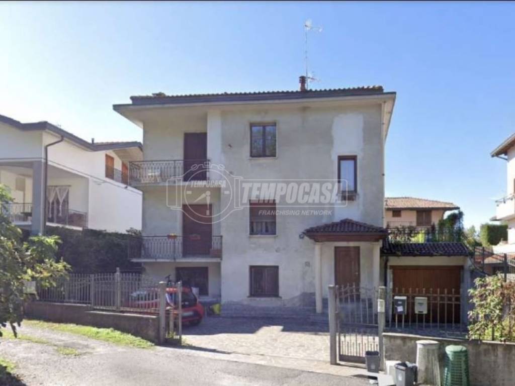 casa indipendente in vendita a Capiago Intimiano in zona Olmeda