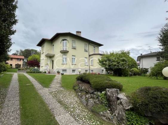 appartamento in vendita a Capiago Intimiano