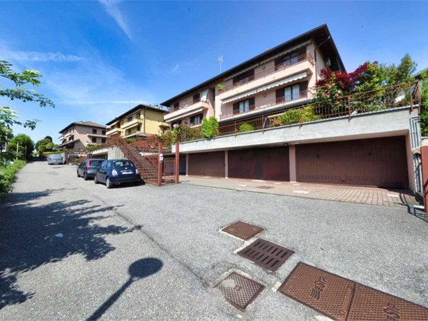 appartamento in vendita a Capiago Intimiano