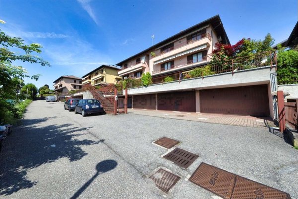 appartamento in vendita a Capiago Intimiano