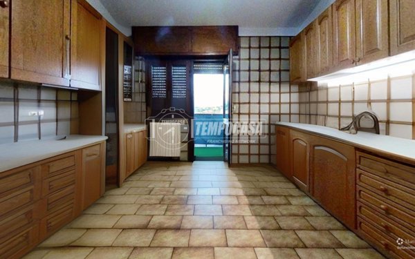 appartamento in vendita a Capiago Intimiano in zona Olmeda