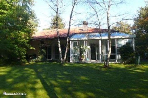 casa indipendente in vendita a Capiago Intimiano