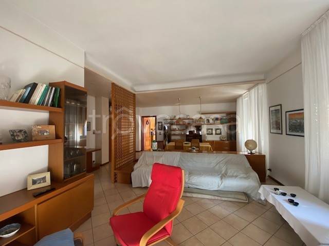 casa indipendente in vendita a Capiago Intimiano