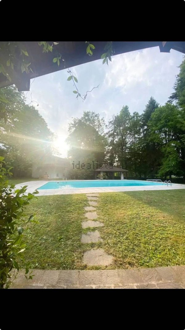 casa indipendente in vendita a Capiago Intimiano