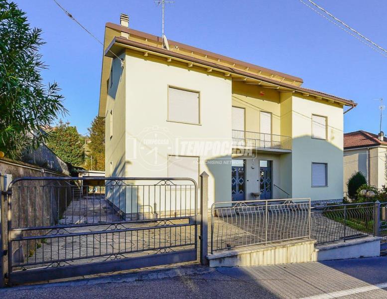 casa indipendente in vendita a Capiago Intimiano in zona Olmeda