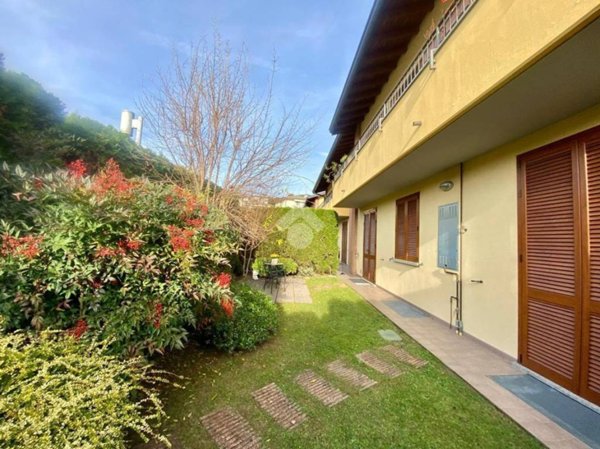 appartamento in vendita a Capiago Intimiano