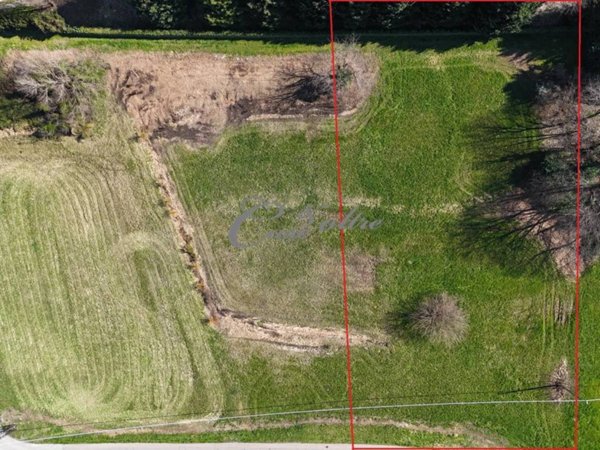 terreno edificabile in vendita a Capiago Intimiano