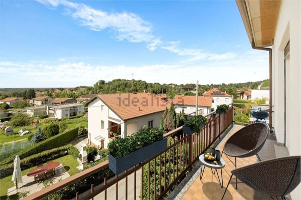 appartamento in vendita a Capiago Intimiano