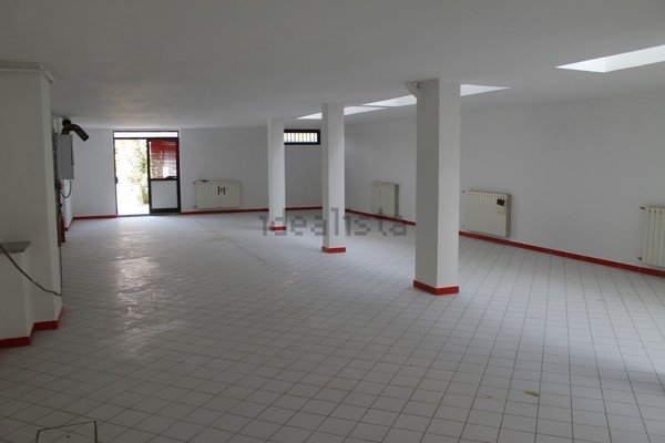 ufficio in vendita a Capiago Intimiano