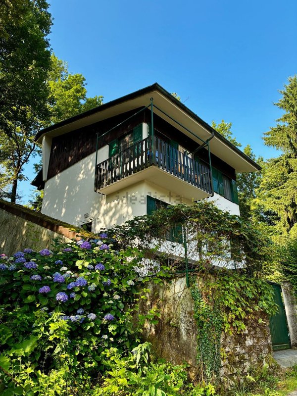 casa indipendente in vendita a Capiago Intimiano