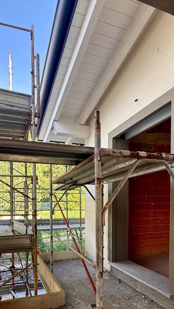 casa indipendente in vendita a Capiago Intimiano