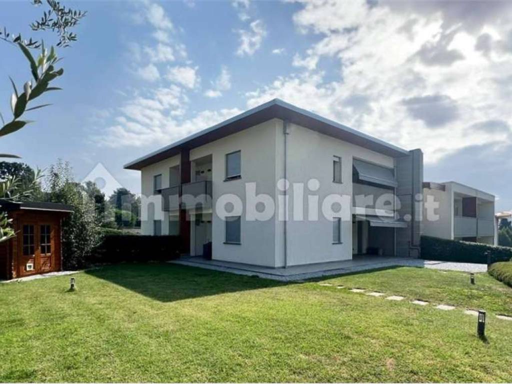 appartamento in vendita a Capiago Intimiano in zona Olmeda