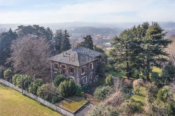 casa indipendente in vendita a Capiago Intimiano