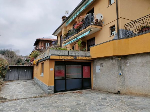 casa semindipendente in vendita a Capiago Intimiano