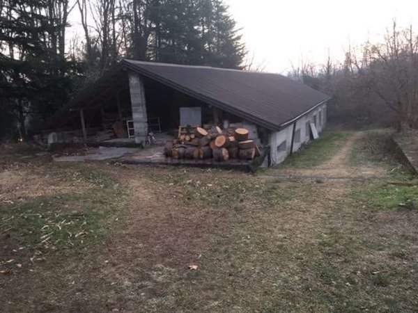 capannone in vendita a Capiago Intimiano