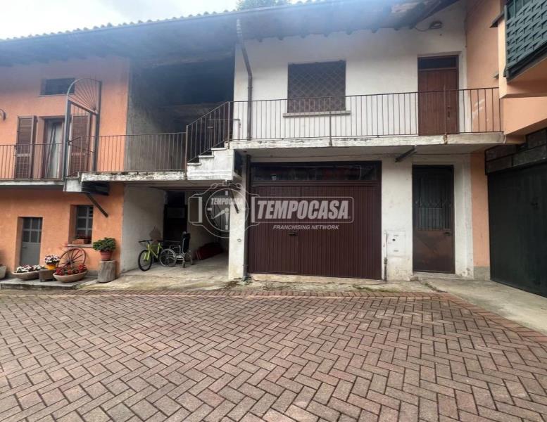 casa indipendente in vendita a Capiago Intimiano