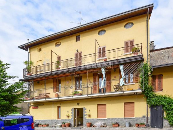 appartamento in vendita a Capiago Intimiano