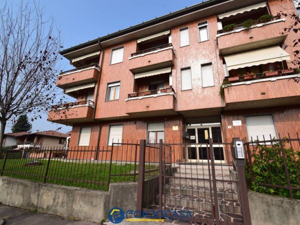 appartamento in vendita a Capiago Intimiano in zona Olmeda