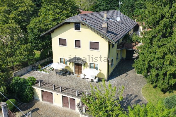 appartamento in vendita a Capiago Intimiano