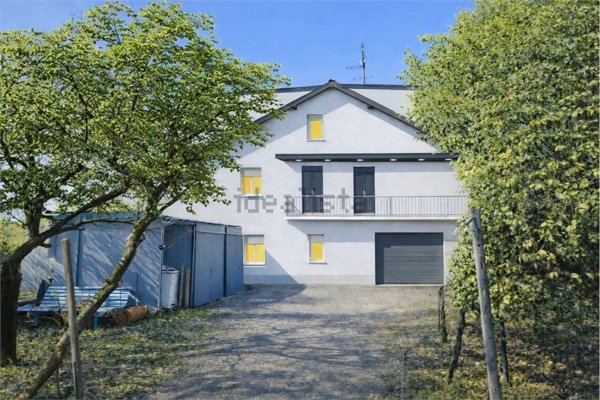 appartamento in vendita a Capiago Intimiano