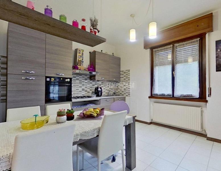 casa indipendente in vendita a Capiago Intimiano