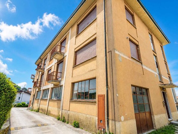 casa indipendente in vendita a Capiago Intimiano