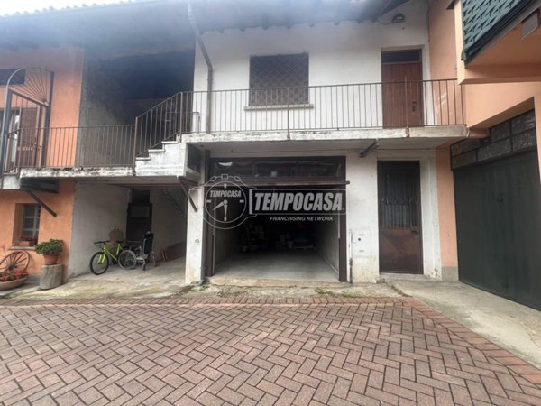 appartamento in vendita a Capiago Intimiano in zona Olmeda