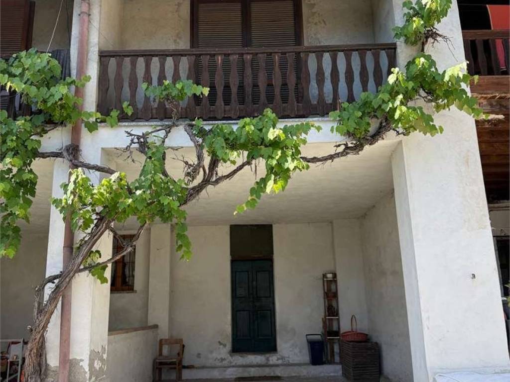 casa indipendente in vendita a Capiago Intimiano in zona Olmeda