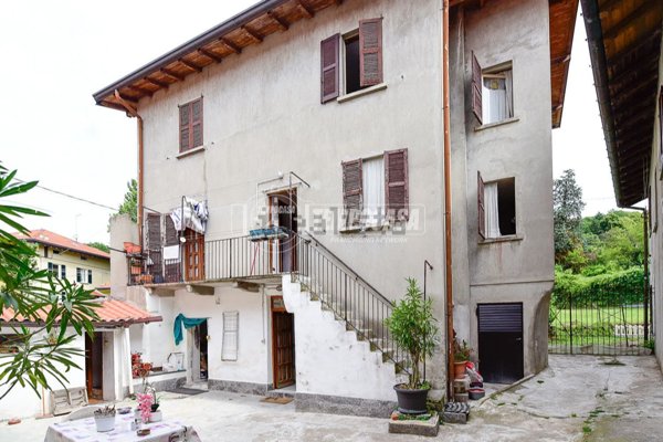 appartamento in vendita a Capiago Intimiano in zona Olmeda