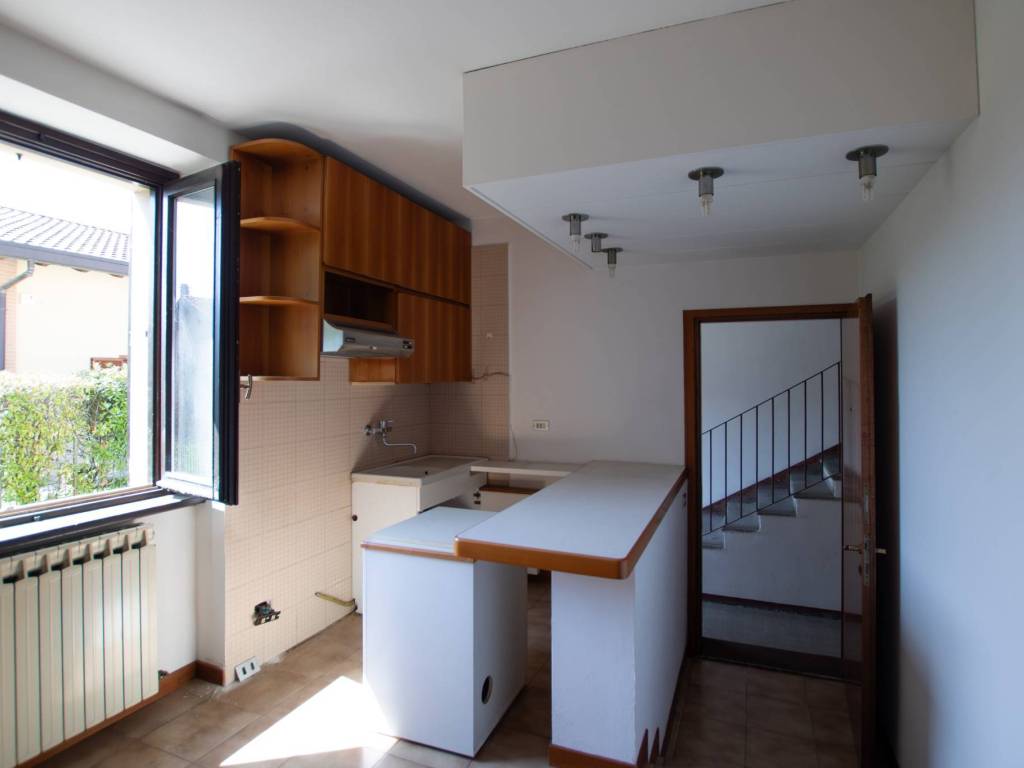 appartamento in vendita a Capiago Intimiano in zona Olmeda