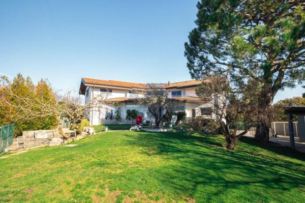 casa indipendente in vendita a Capiago Intimiano in zona Olmeda