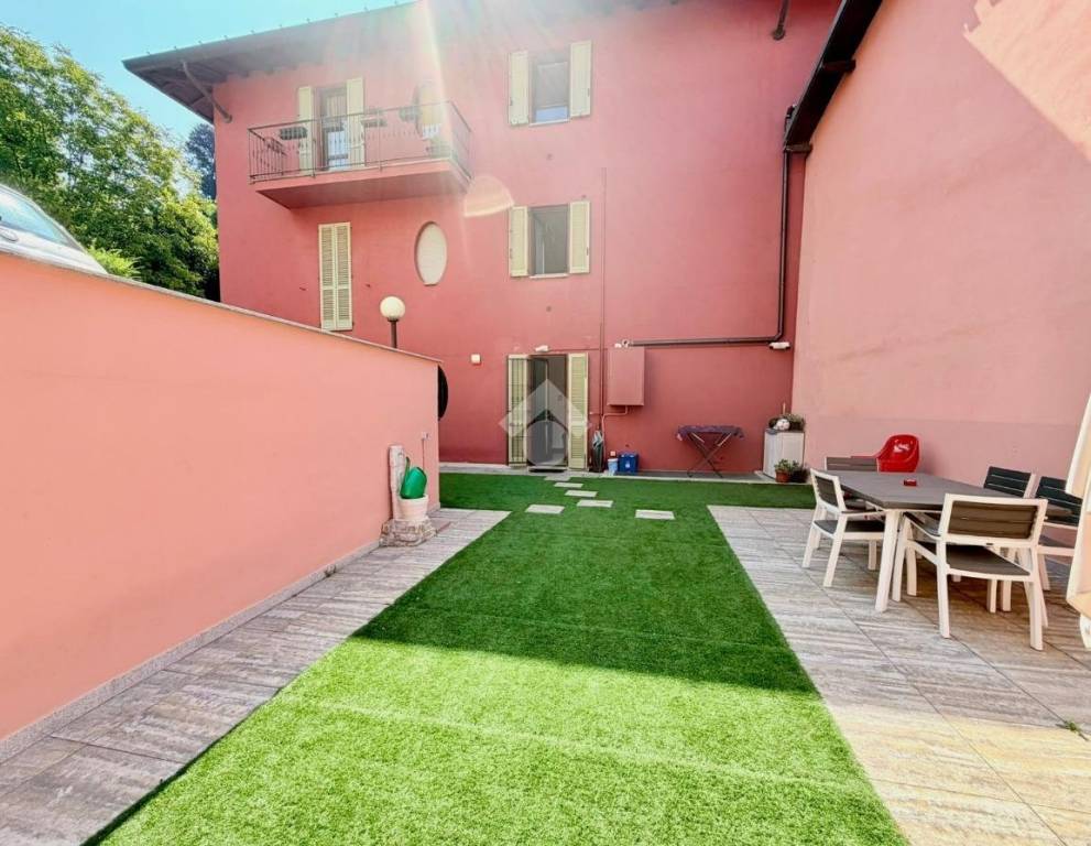 appartamento in vendita a Capiago Intimiano in zona Olmeda