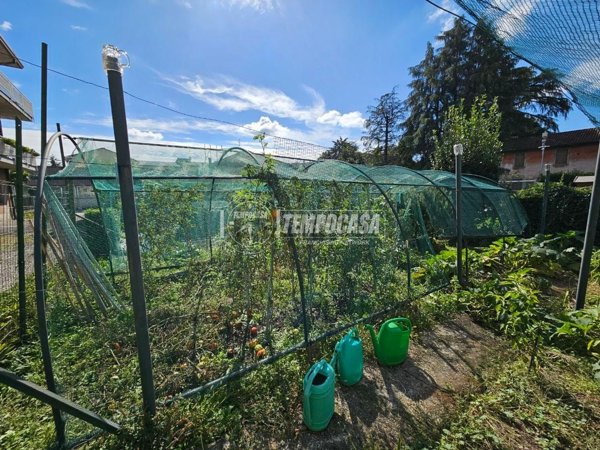 appartamento in vendita a Capiago Intimiano in zona Olmeda