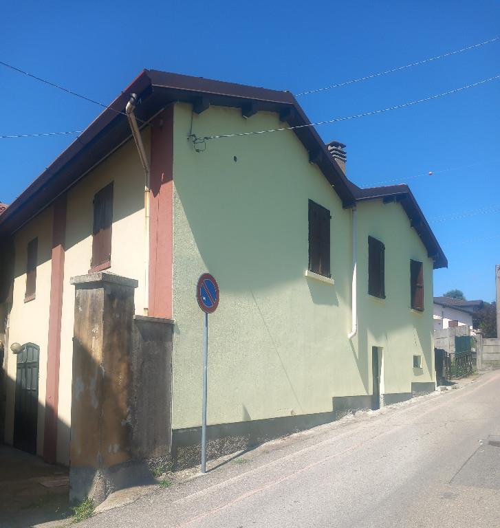 casa indipendente in vendita a Capiago Intimiano in zona Olmeda
