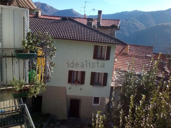 casa indipendente in vendita a Carate Urio