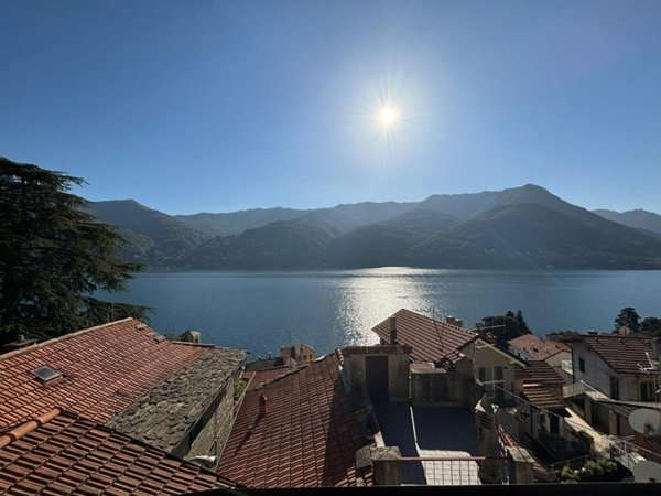casa indipendente in vendita a Carate Urio