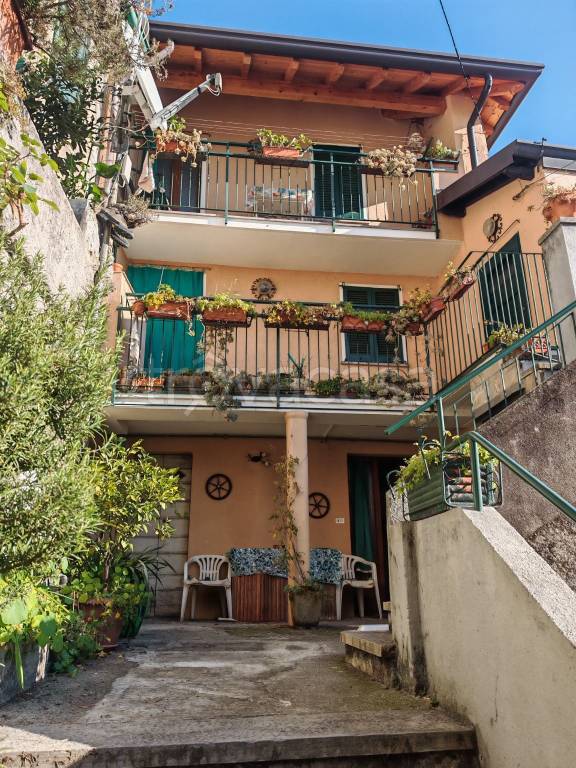 casa indipendente in vendita a Carate Urio