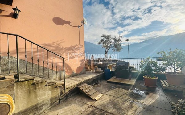 casa indipendente in vendita a Carate Urio