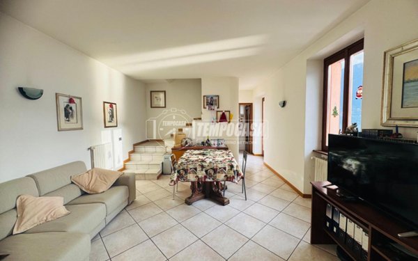 casa indipendente in vendita a Carate Urio