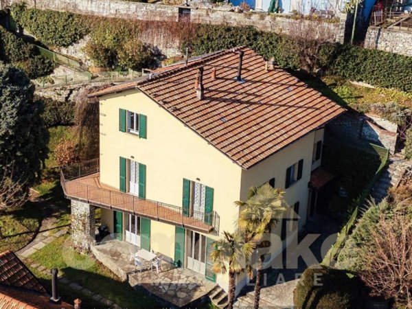 casa indipendente in vendita a Carate Urio