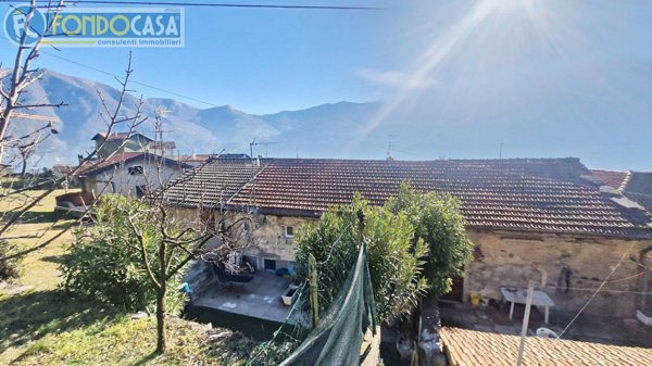 casa indipendente in vendita a Carate Urio in zona Cavadino