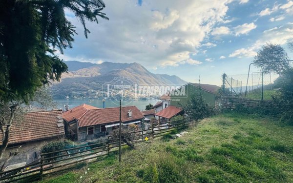 casa indipendente in vendita a Carate Urio in zona Cavadino