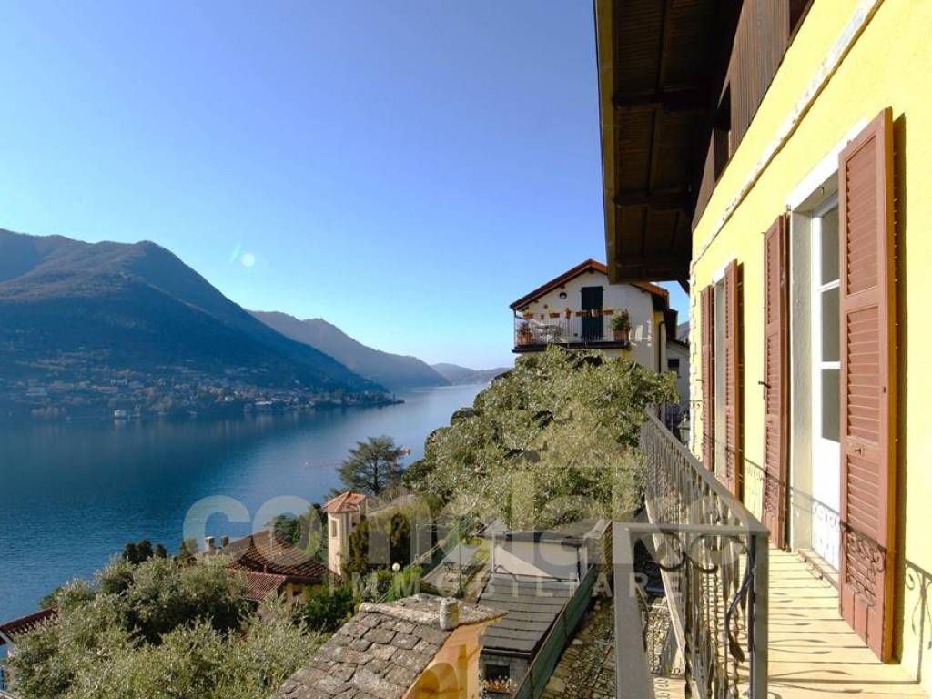 casa indipendente in vendita a Carate Urio