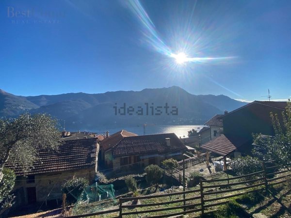 casa indipendente in vendita a Carate Urio