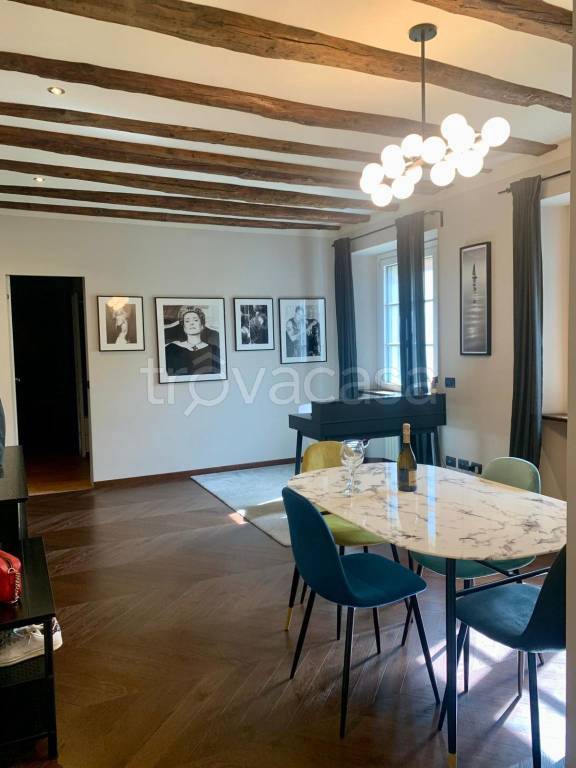 appartamento in vendita a Carate Urio