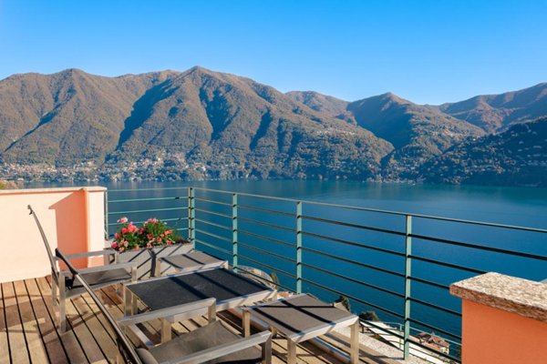 casa indipendente in vendita a Carate Urio