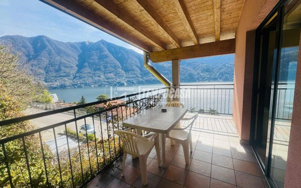 appartamento in vendita a Carate Urio